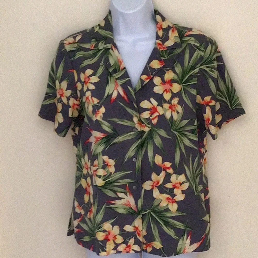 tommy Bahama silk blouse - Picture 1 of 3